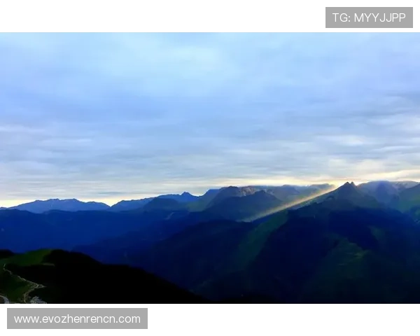 云顶山攻略:登山装备准备与天气变化应对技巧 云顶山攻略:登山装备准备与天气变化应对技巧